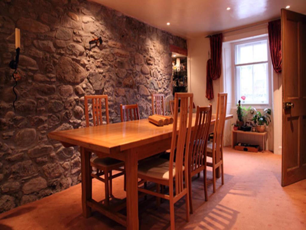 Roslin Cottage Каландър Екстериор снимка